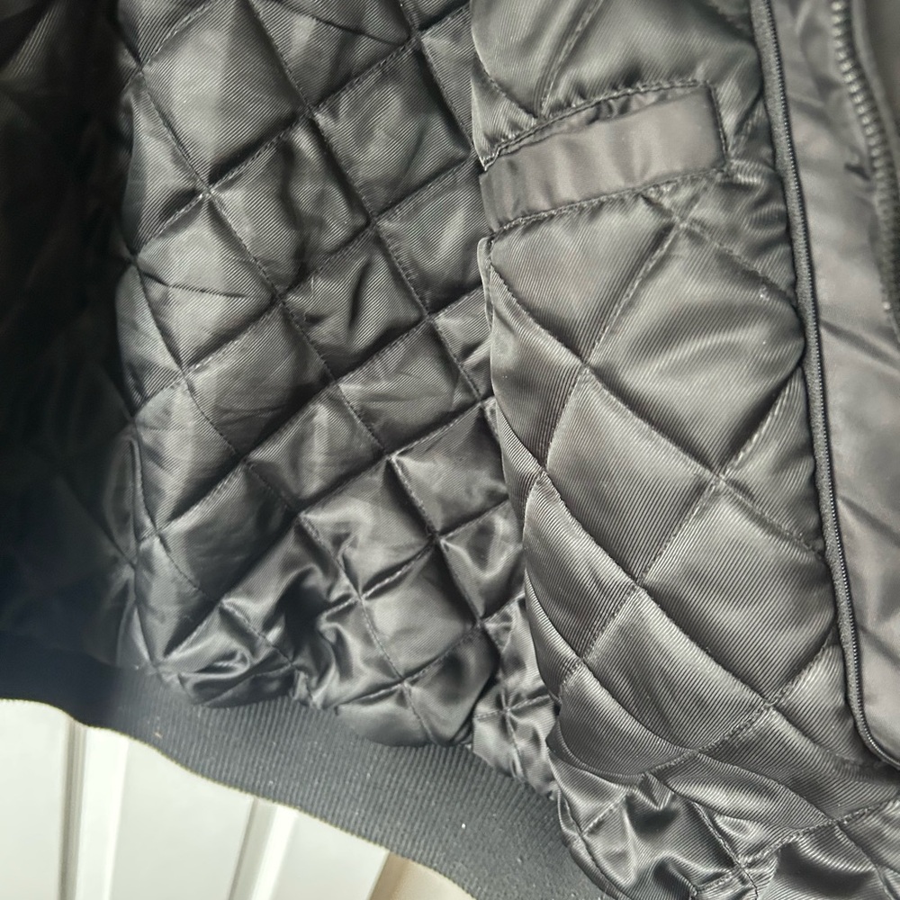 GUESS (unisex) Men's Black Bomber Jacket - Picture 4 of 5